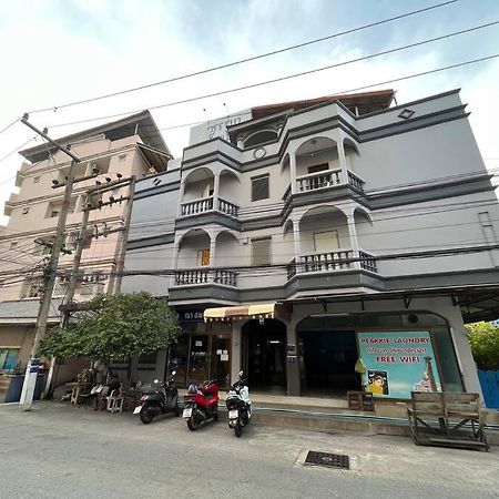 Room101 In Wanna Apartment Pattaya Exterior foto