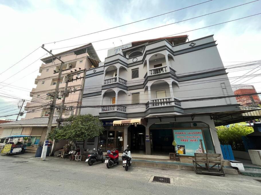 Room101 In Wanna Apartment Pattaya Exterior foto